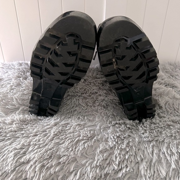 Calvin Klein signature rain/snow boots - Picture 2 of 5